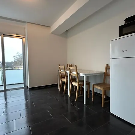 Five Mit Parkplatz *