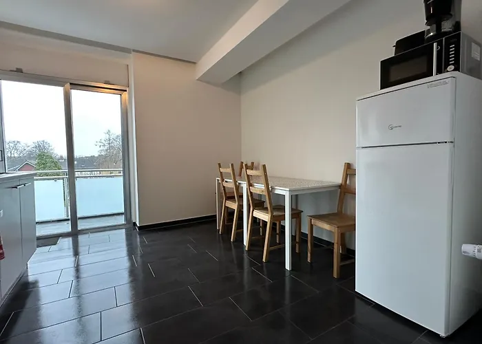 Five Mit Parkplatz *